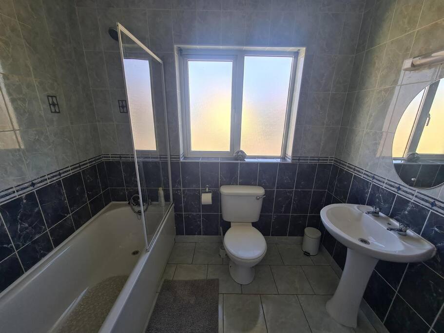 Seaside House - Wifi, Large Spacious * Bundoran